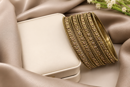 Beautiful Spot Bangles Set